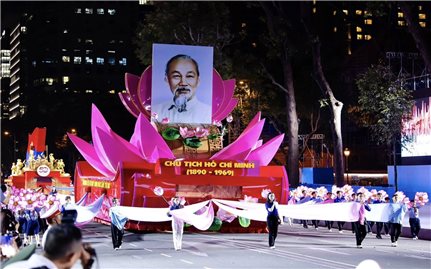 Tổng hợp luyện diễu binh, diễu hành kỷ niệm 50 năm Ngày giải phóng miền Nam, thống nhất đất nước