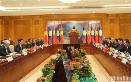 Chủ tịch nước Lương Cường hội kiến Chủ tịch Quốc hội Lào Saysomphone Phomvihane