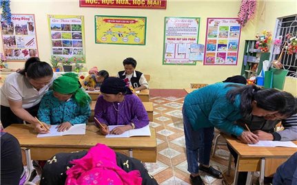 Hà Giang: Khai giảng 16 lớp xóa mù chữ tại các xã biên giới thuộc huyện Yên Minh