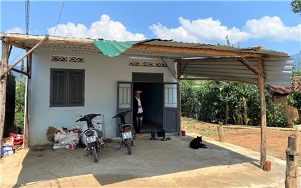 Góc khuất từ những căn “nhà tình thương” ở ĐăkTô: Hỗ trợ đồng bào DTTS tiền xây nhà, đồng bào DTTS phải bán đất, vay tiền đóng tiền đối ứng (Bài 1)