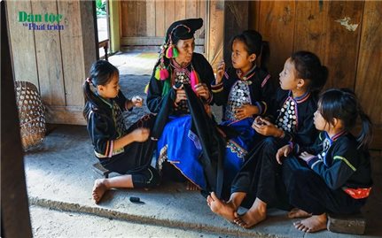 Lễ cúng bản của Dân tộc Si La