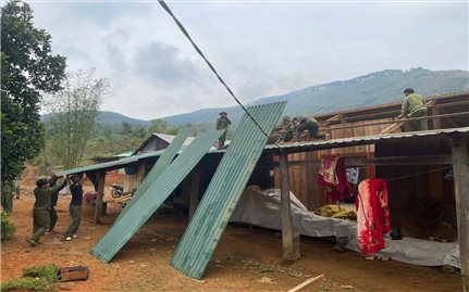 Kon Tum: Mưa to, gió lốc gây thiệt hại nhiều tài sản của người dân xã Đăk Na