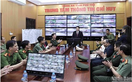 Chủ tịch nước Lương Cường thăm cán bộ chiến sĩ Công an tỉnh Phú Thọ