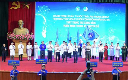 Lễ ra quân cấp Trung ương Hành trình Thầy thuốc trẻ làm theo lời Bác