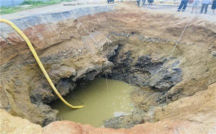 Cảnh báo nguy hiểm sau loạt hố tử thần ở Bắc Kạn