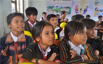 Quy định mới của Chính phủ về phát hành sách giáo khoa dạy học tiếng dân tộc thiểu số