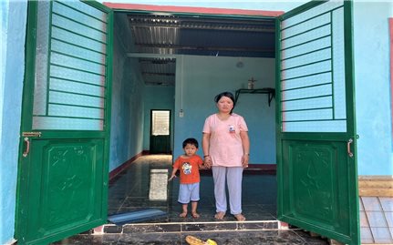 Sau loạt bài Góc khuất từ những căn “nhà tình thương” ở Đăk Tô: UBND tỉnh Kon Tum yêu cầu huyện Đăk Tô kiên quyết xử lý theo quy định