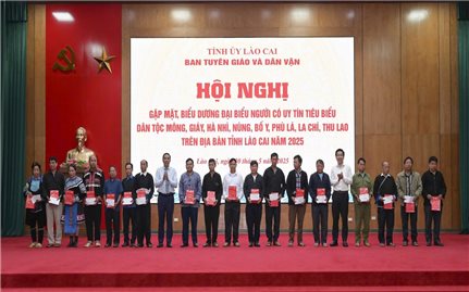 Lào Cai tiếp tục quan tâm về mọi mặt đối với đội ngũ Người có uy tín