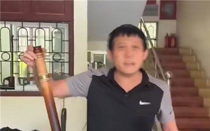 Đình chỉ công tác cán bộ thuế xưng “mày - tao” với người dân