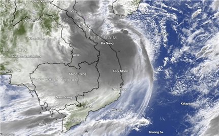 Nhiều tỉnh miền Trung chuẩn bị ứng phó bão số 1