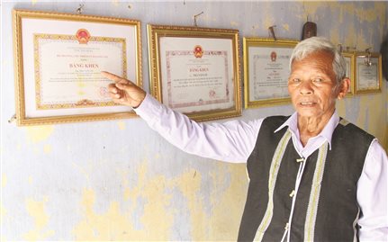Người có uy tín Trà Văn Có: Xây dựng tộc họ khuyến học