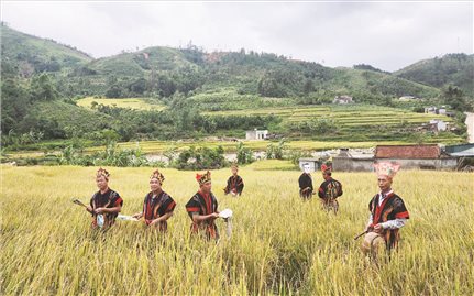 Tìm “điểm tựa” cho những nghệ nhân “giữ lửa” di sản