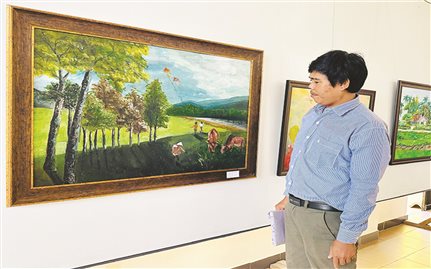 Họa sĩ KPă Tý: Gìn giữ “hồn cốt” văn hóa Ê Đê qua nét vẽ