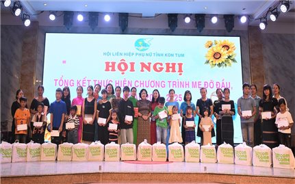 Kon Tum: 156 trẻ mồ côi được các tập thể, cá nhân nhận hỗ trợ, giúp đỡ theo chương trình “Mẹ đỡ đầu”