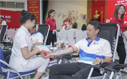 Lan tỏa yêu thương từ những giọt máu nghĩa tình tại Ngày hội Hiến máu nhân đạo SCTV 2025