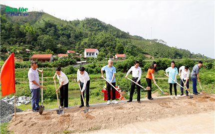 Bắc nhịp cầu yêu thương nơi vùng cao gian khó