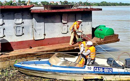 Thanh Hóa tổng kiểm soát phương tiện bơm, hút và vận chuyển cát sỏi trên sông