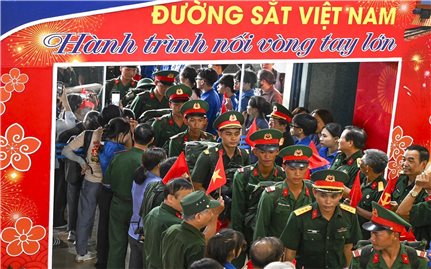 Hà Nội đón đoàn chiến sĩ miền Nam tham gia diễu binh, diễu hành kỷ niệm 80 năm Quốc khánh