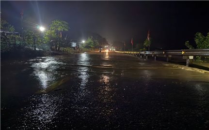 Trắng đêm chạy lũ