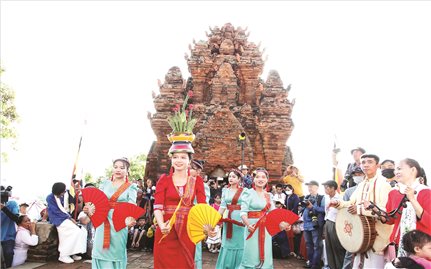 Đưa di sản văn hóa Chăm thành ngành kinh tế mũi nhọn