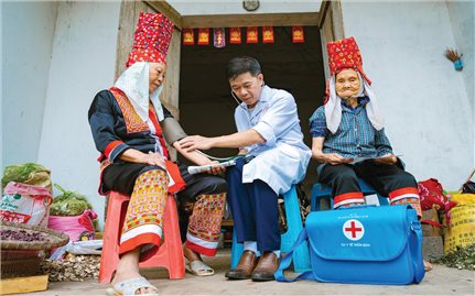 Người dân vùng cao hưởng lợi từ chính sách BHYT mới