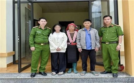 Bé gái ở Lai Châu bị dụ dỗ ra Hà Nội chơi rồi bị khống chế đòi tiền chuộc