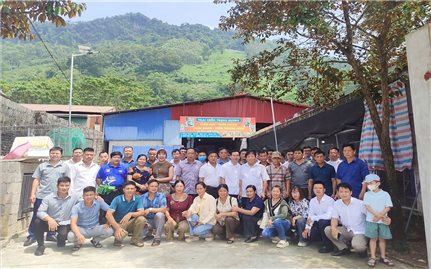 Lạng Sơn: Tổ chức đi thực tế cho học viên lớp bồi dưỡng kiến thức công tác dân tộc