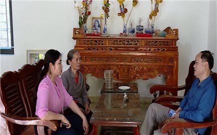 Trao nhà- trao thêm niềm tin