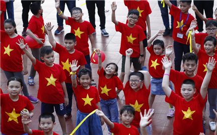 Tổ chức hát Quốc ca trong Lễ Thượng cờ tại Quảng trường Ba Đình sáng 16/8