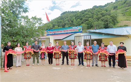 Niềm vui đầu năm học ở Ha Cá