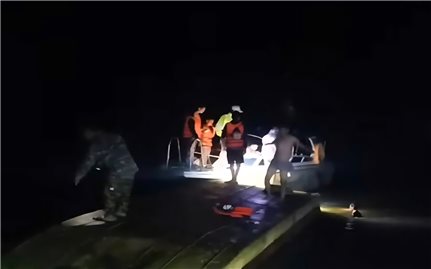 Lốc xoáy trên biển làm 2 người tử vong ở Quảng Ninh