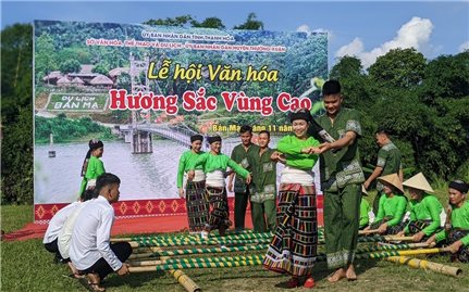 Chia sẻ tầm nhìn chiến lược, gỡ nút thắt phát triển du lịch Thanh Hóa