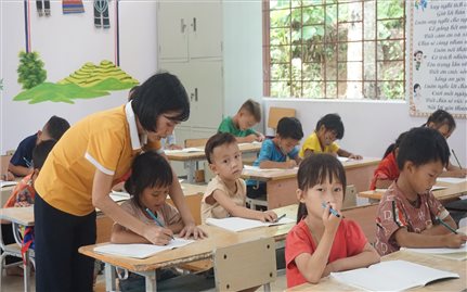 60 tiết học giúp học sinh DTTS tăng cường tiếng Việt trước khi vào lớp 1