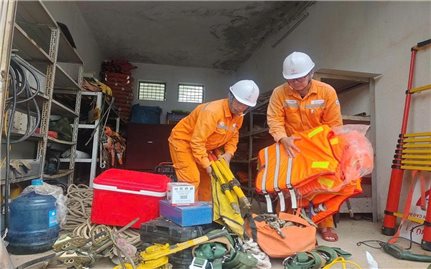 Tổng Công ty Điện lực miền Bắc chủ động ứng phó, quyết liệt khắc phục lưới điện sau bão số 5