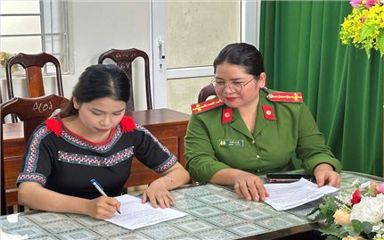 Thanh niên buôn làng nhiệt huyết viết đơn tình nguyện nhập ngũ