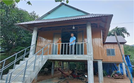 Ấm lòng với những ngôi nhà sàn truyền thống từ Chương trình xoá nhà tạm