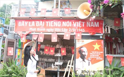 Quán cà phê thành không gian kỷ niệm ngày Quốc khánh