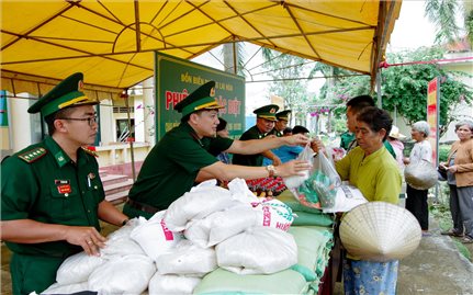 Cần Thơ: Phiên chợ đặc biệt gắn kết quân dân khu vực biên giới biển dịp Quốc khánh