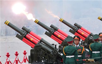 21 loạt đại bác mở đầu buổi tổng duyệt diễu binh, diễu hành