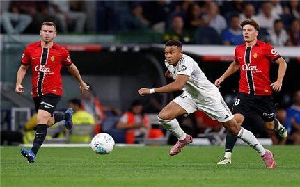 Real Madrid ngược dòng hạ Mallorca, vươn lên ngôi đầu La Liga