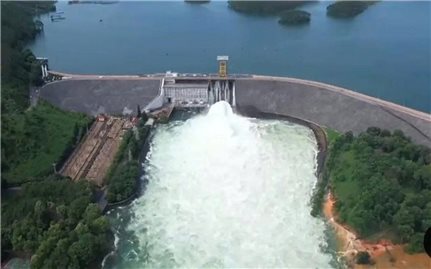 Thủy điện Thác Bà xả lũ, khu vực dân cư ven sông Hồng chủ động ứng phó