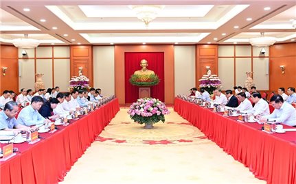 Bộ Chính trị làm việc với Ban Thường vụ Đảng ủy Quốc hội về công tác chuẩn bị Đại hội