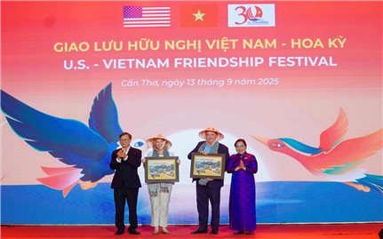 Giao lưu hữu nghị Việt Nam - Hoa Kỳ kỷ niệm 30 năm thiết lập quan hệ ngoại giao