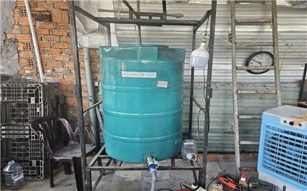 Dùng axit để sản xuất hàng ngàn lít giấm giả bán ra thị trường