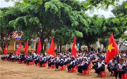 Giảm thủ tục hành chính giúp học sinh vùng đặc biệt khó khăn thụ hưởng chính sách