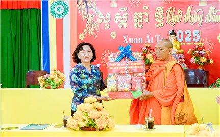 An Giang: Lãnh đạo tỉnh thăm, chúc mừng Lễ Sene Dolta năm 2025
