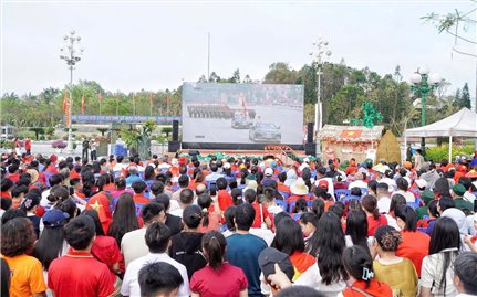 Quảng trường Hồ Chí Minh rợp sắc đỏ trong ngày Quốc khánh 2-9