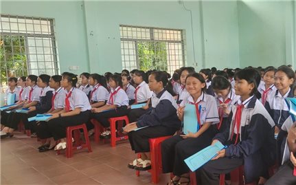 Tuyên truyền pháp luật về bình đẳng giới trong vùng đồng bào DTTS