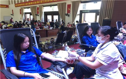 Tiếp nhận trên 400 đơn vị máu trong ngày hội hiến máu tình nguyện