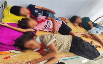 Quảng Trị: 25 học sinh người Bru Vân Kiều nhập viện sau khi ăn sáng tại trường